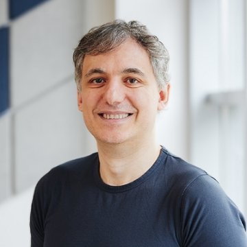 Edgar, Senior Software Engineer.