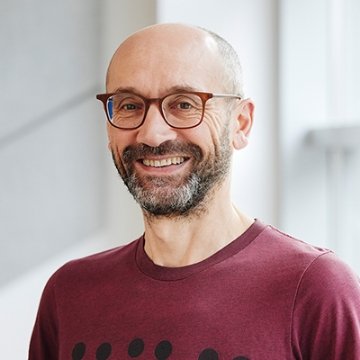 Simon, Senior Software Engineer.
